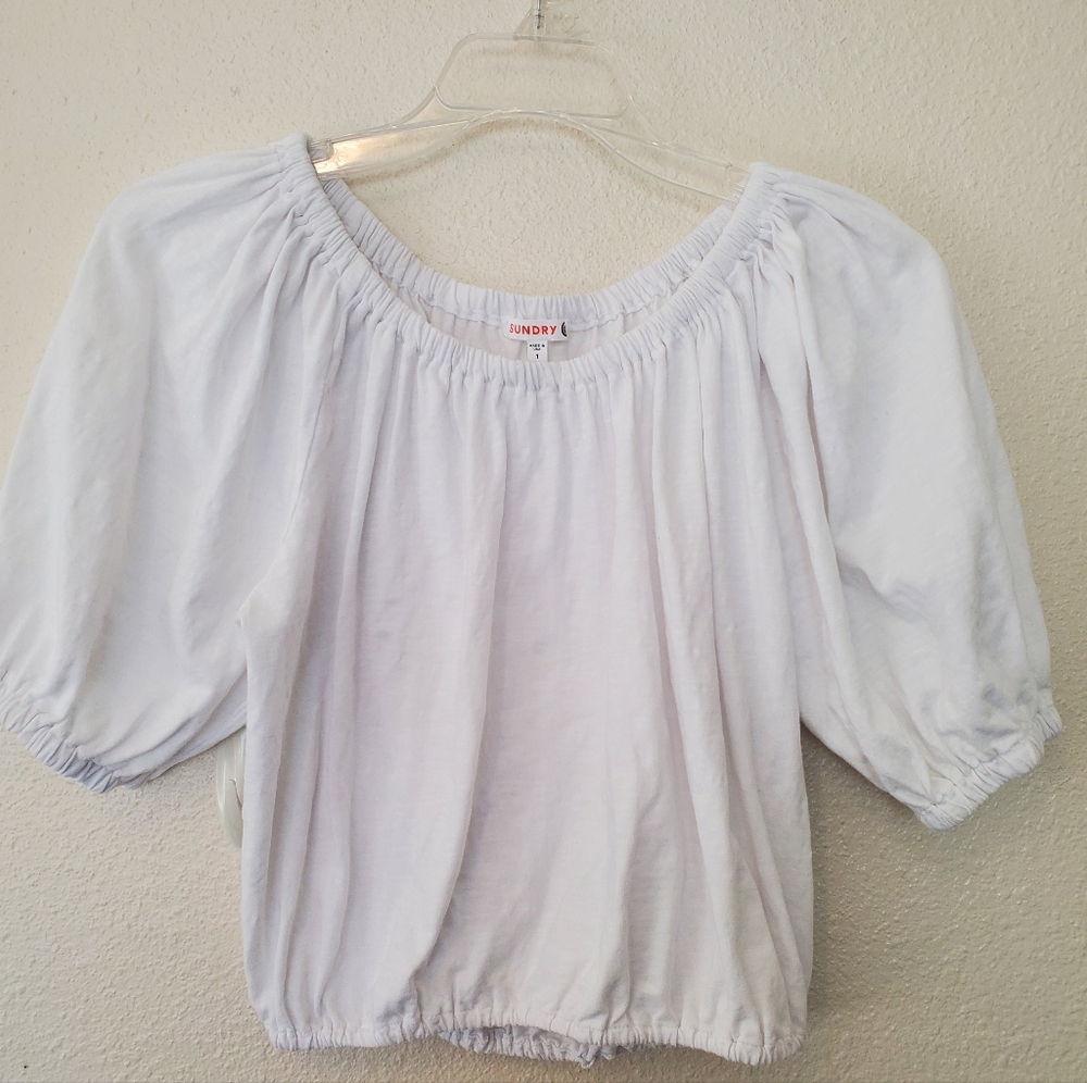 Sundry White Elastic Neck Puff Sleeve Peasant Crop Top Size 1 Small Made in USA
